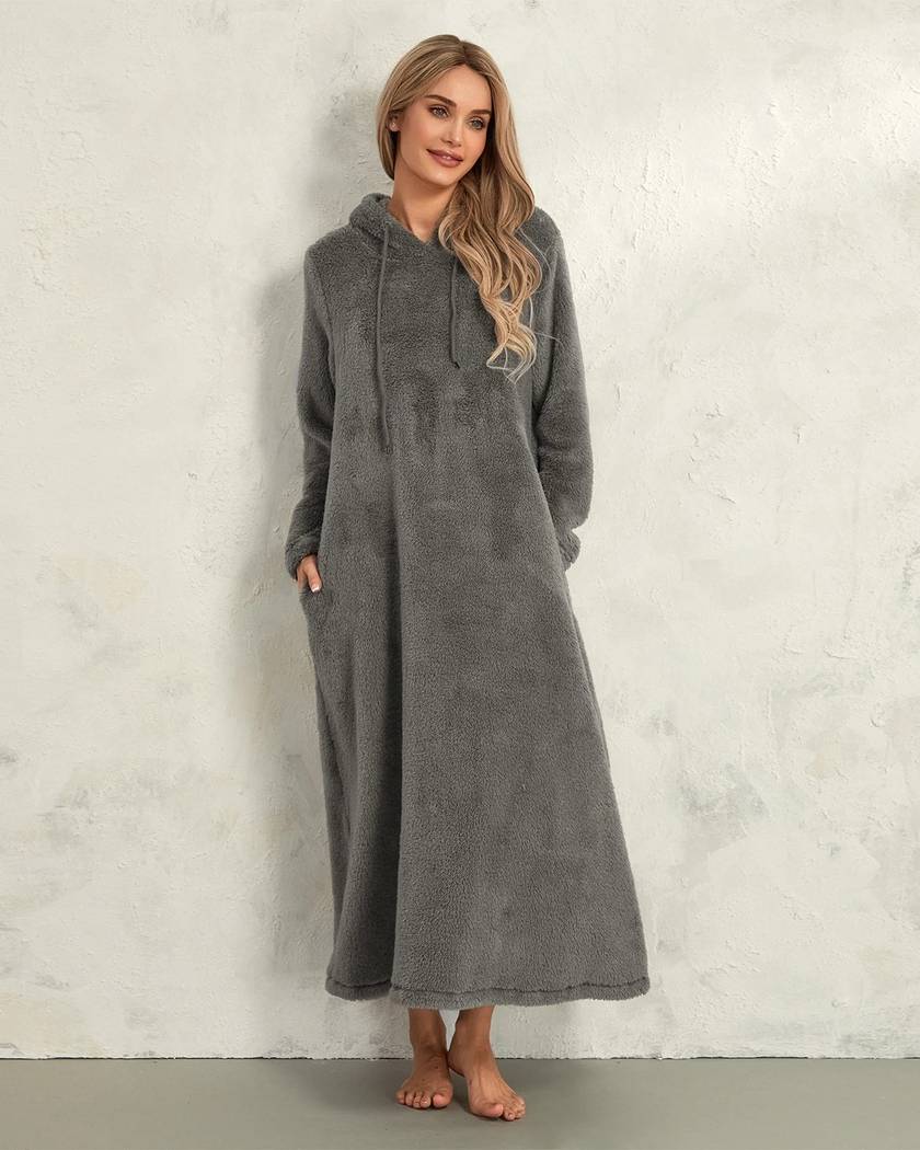 Chemise de nuit longue à capuche en polaire