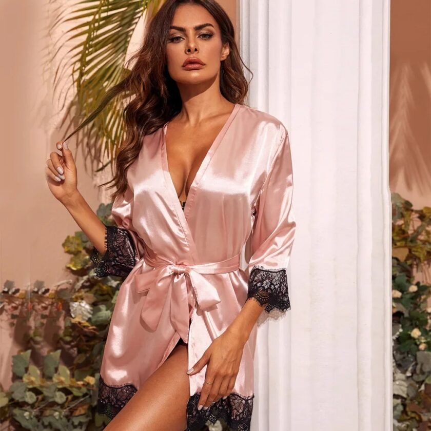 Kimono Femme en Satin et Dentelle