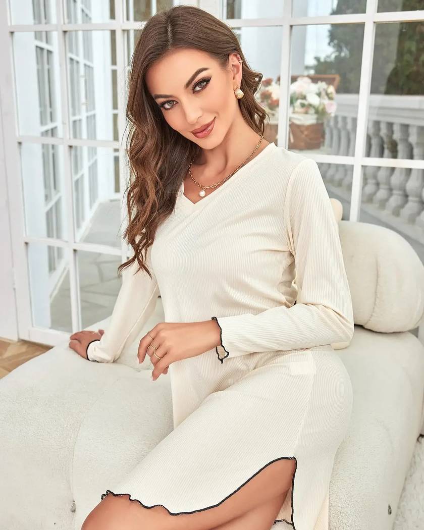 Chemise de Nuit en Maille Côtelée Crème à Col en V