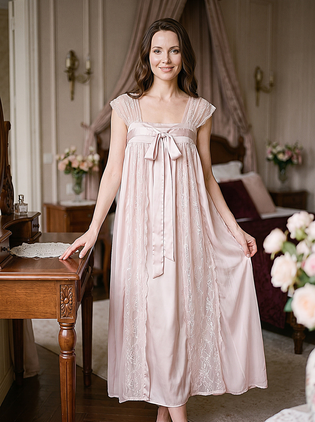 Nuisette longue vintage rose portée, encolure carrée, manches dentelle, jupe longue