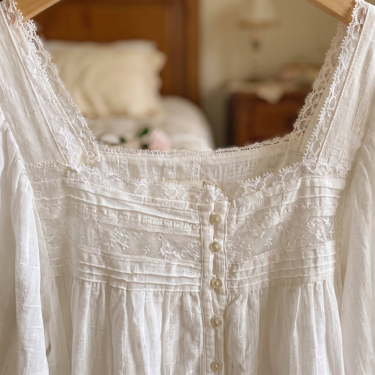 Detail produit robe-de-nuit-vintage-en-coton-blanc