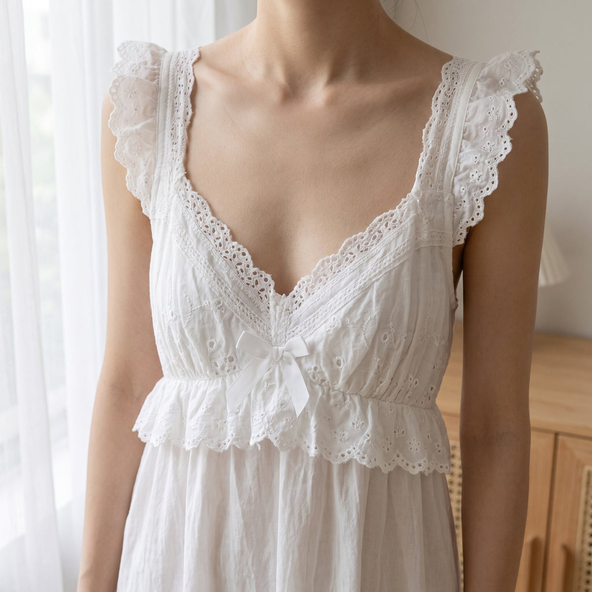 Detail produit nuisette-blanche-vintage-sans-manches-pour-femmes
