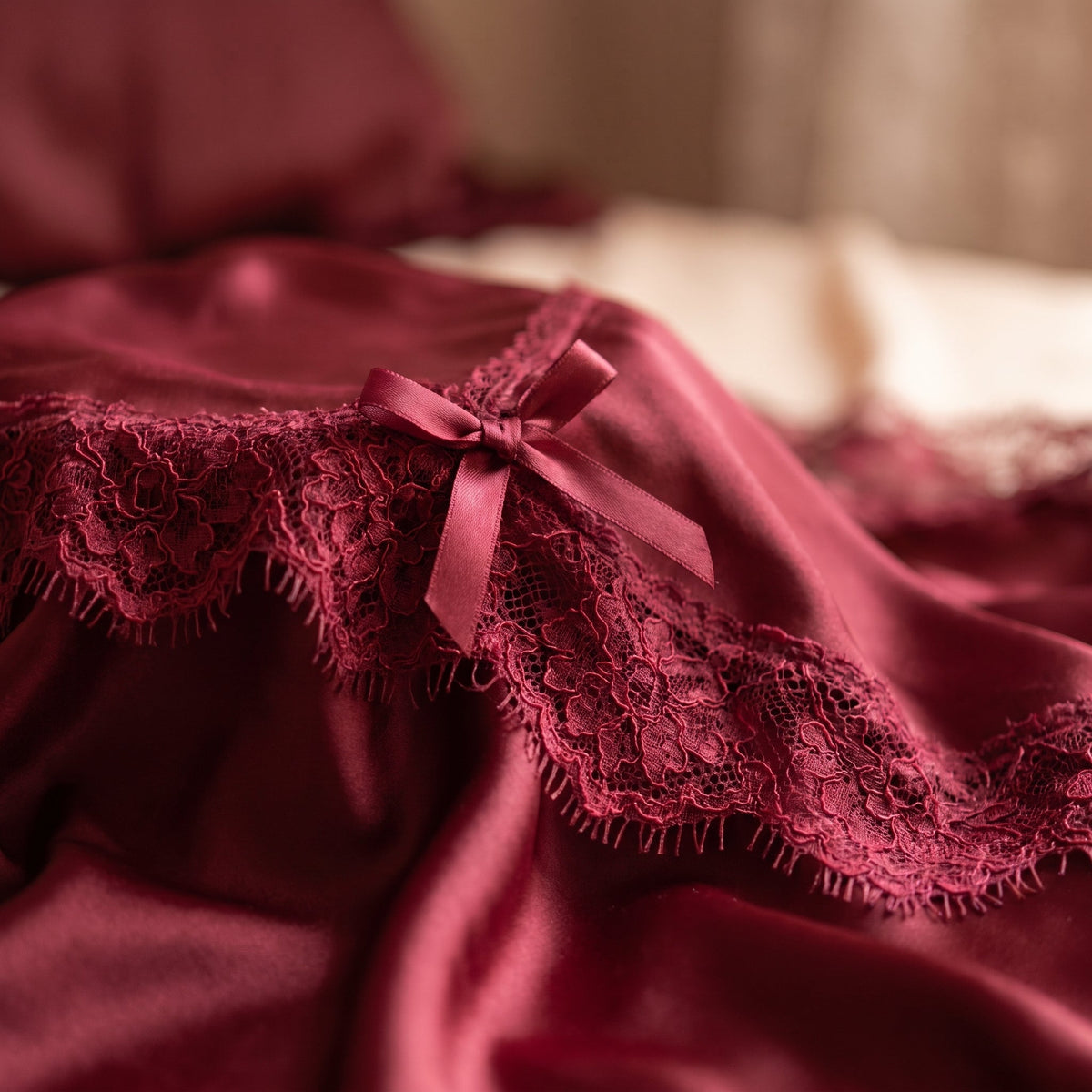 Detail produit nuisette-string-sexy-en-dentelle-fendue