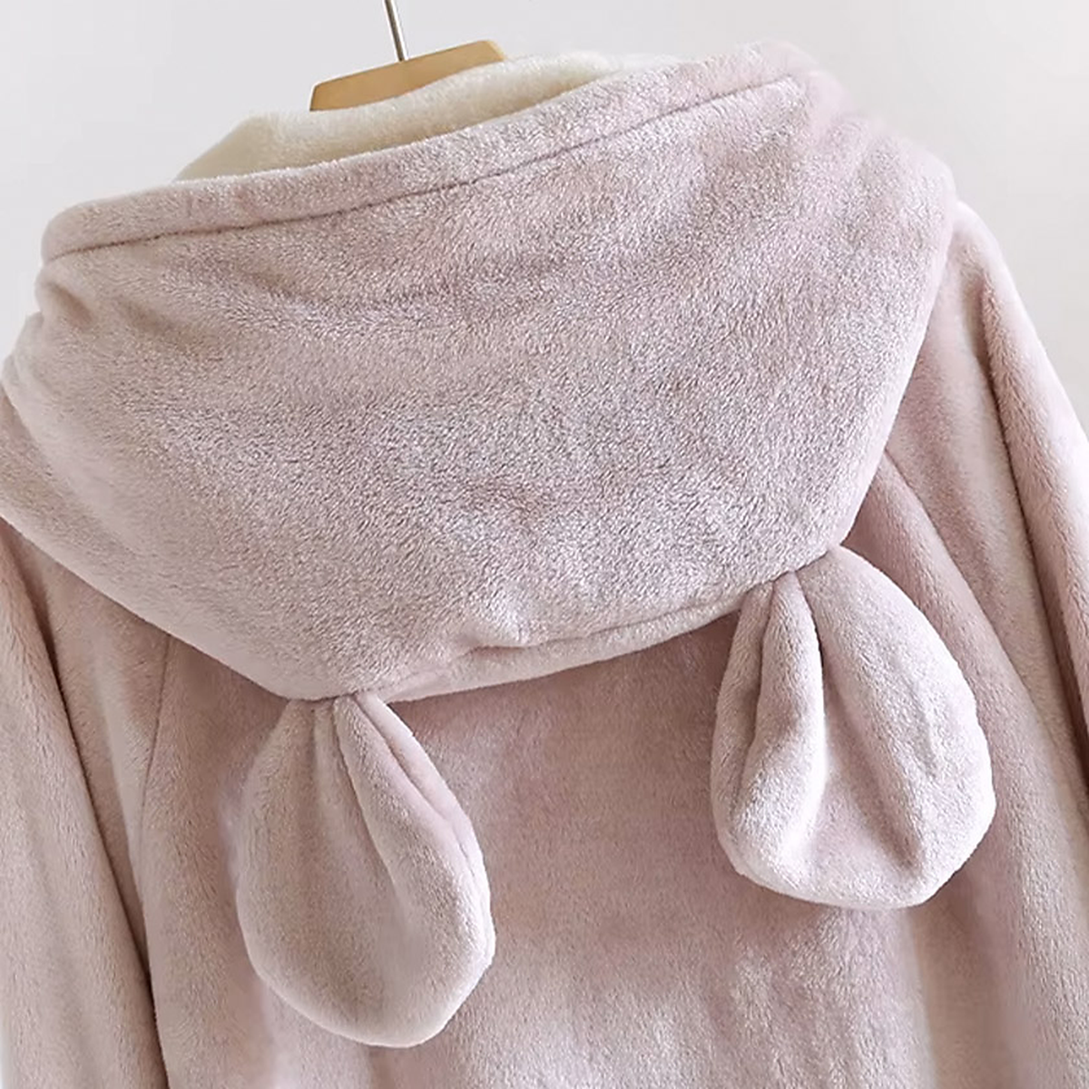 Capuche à longues oreilles du peignoir femme polaire rose