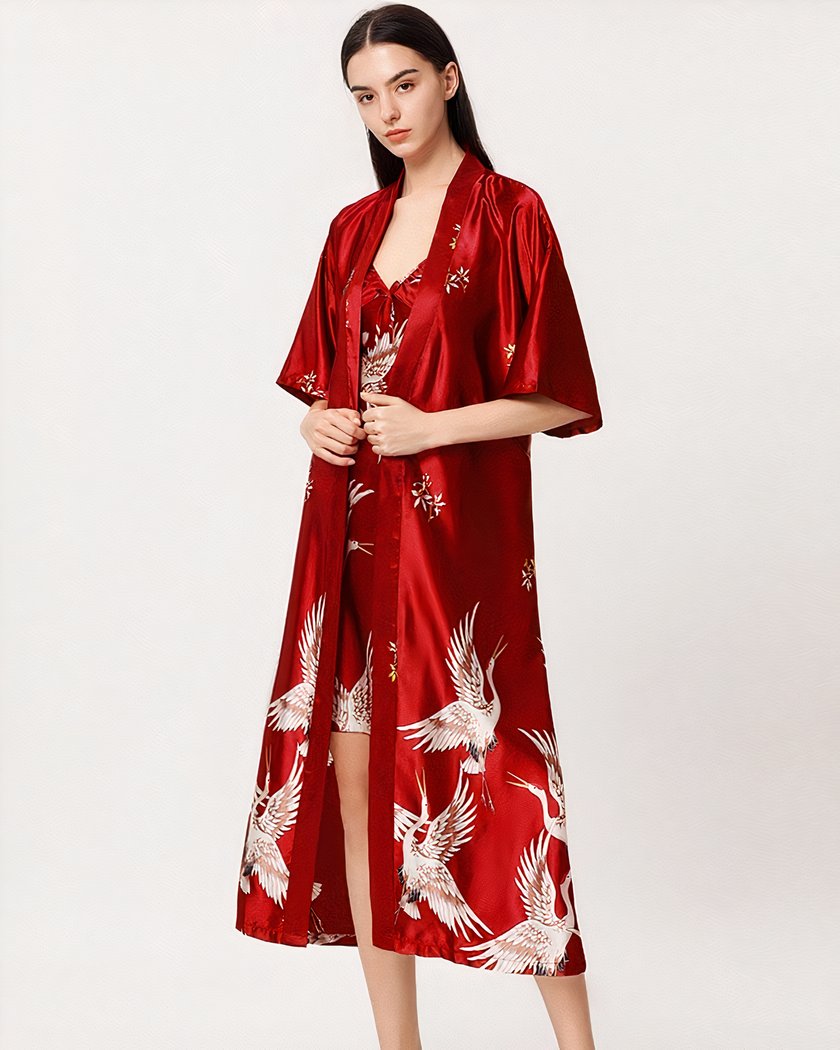 Ensemble nuisette et kimono satin rouge à grues
