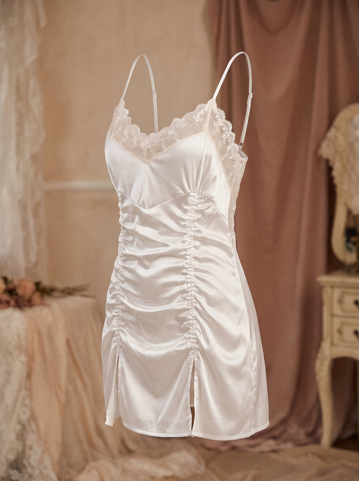 Nuisette en satin - présentation