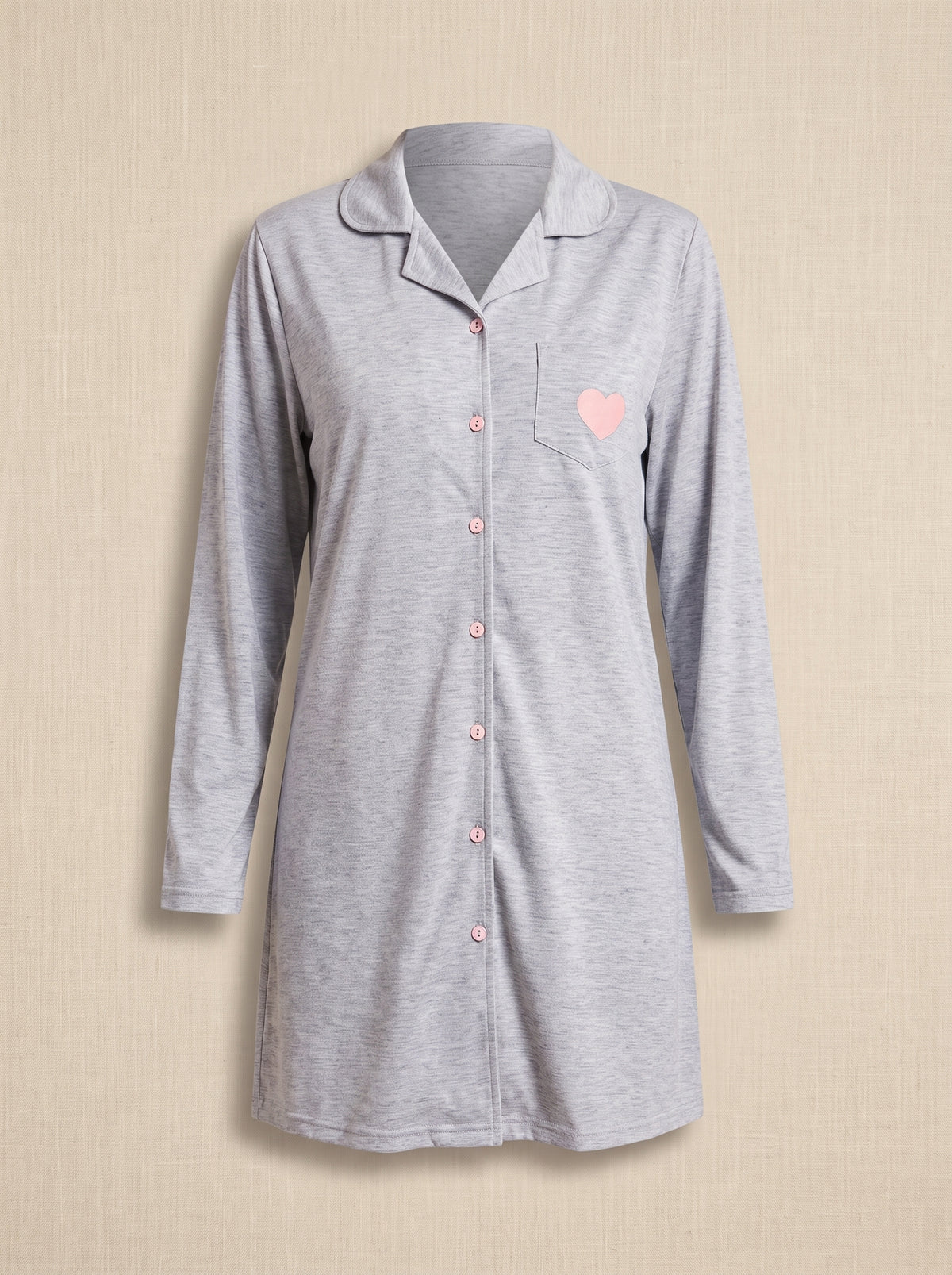 Chemise de nuit femme grise portée par mannequin invisible, vue de face