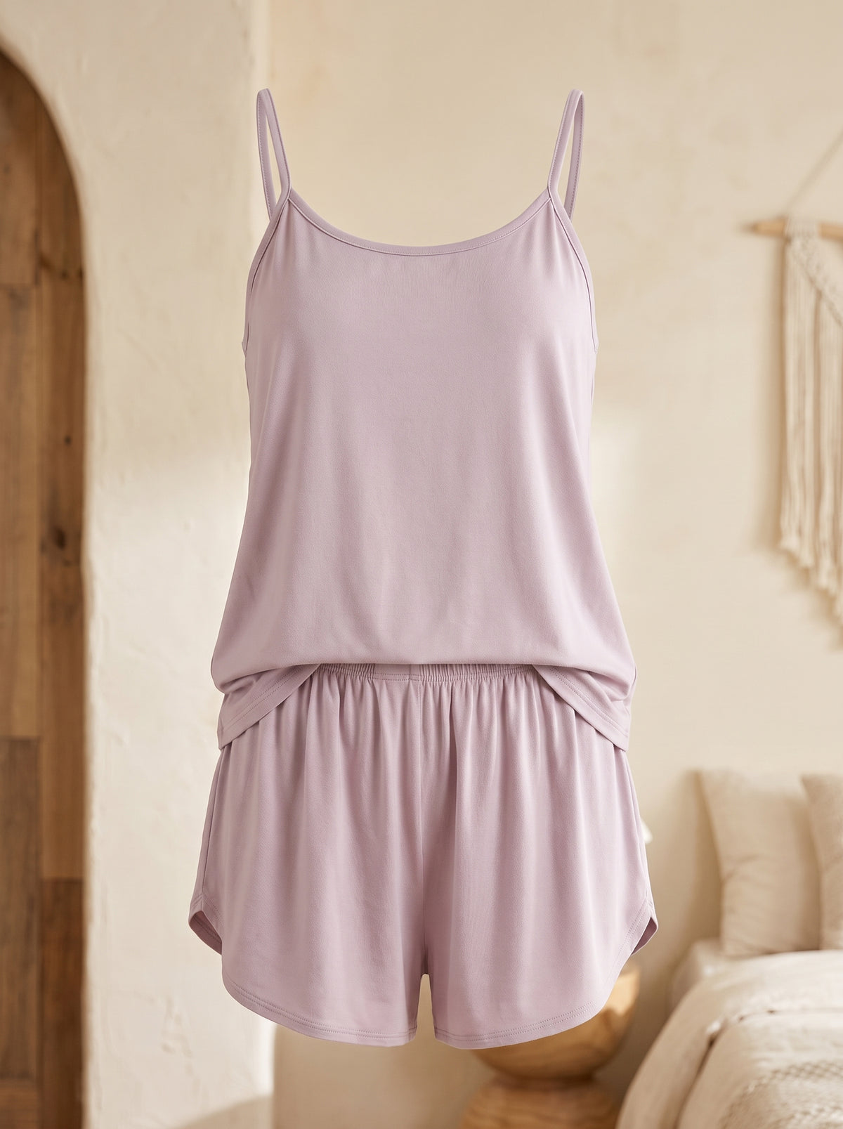 Débardeur et short de pyjama rose poudré vus de face sans mannequin