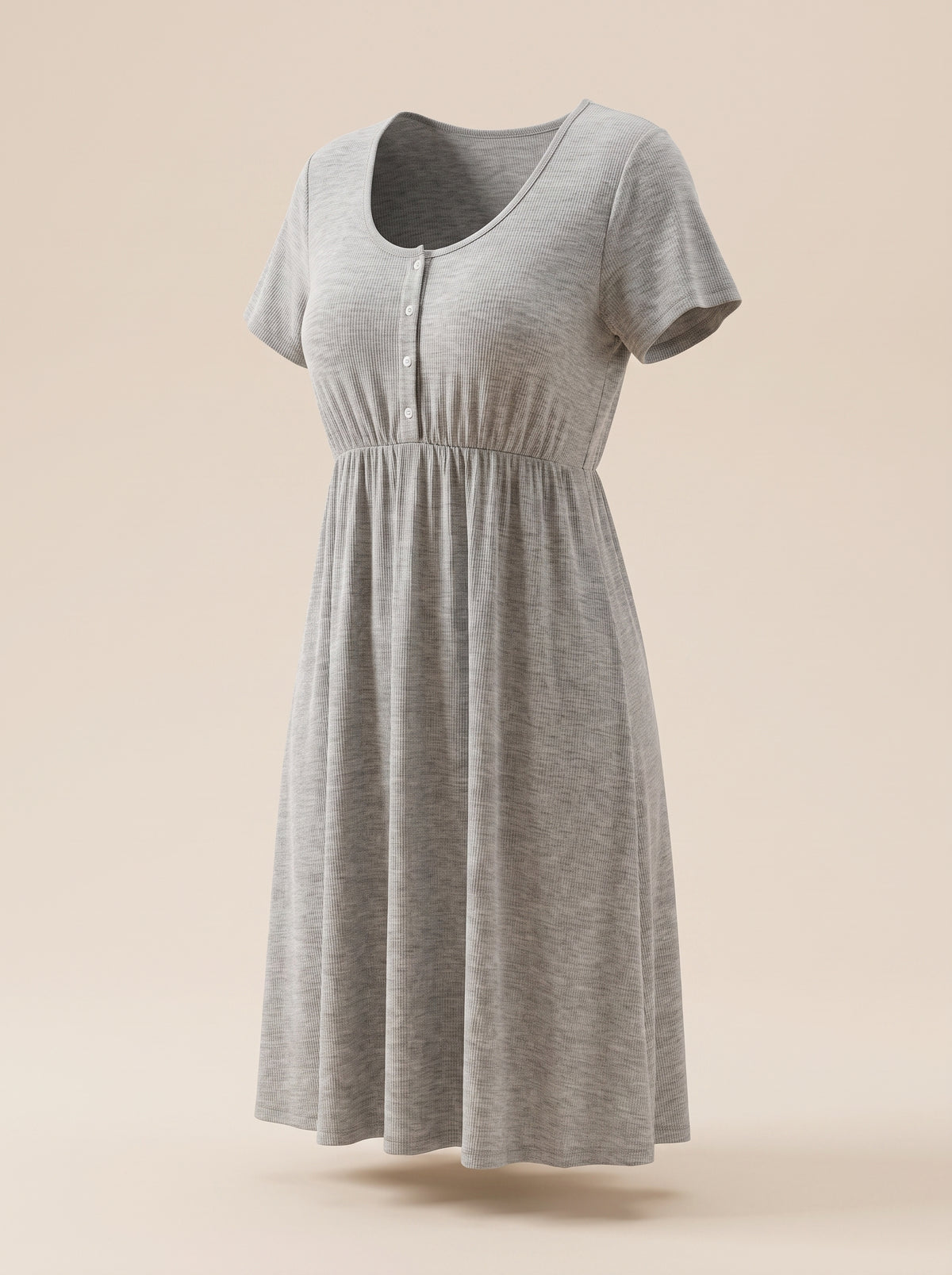 Chemise de nuit de maternite en coton portee sur mannequin invisible, effet ghost
