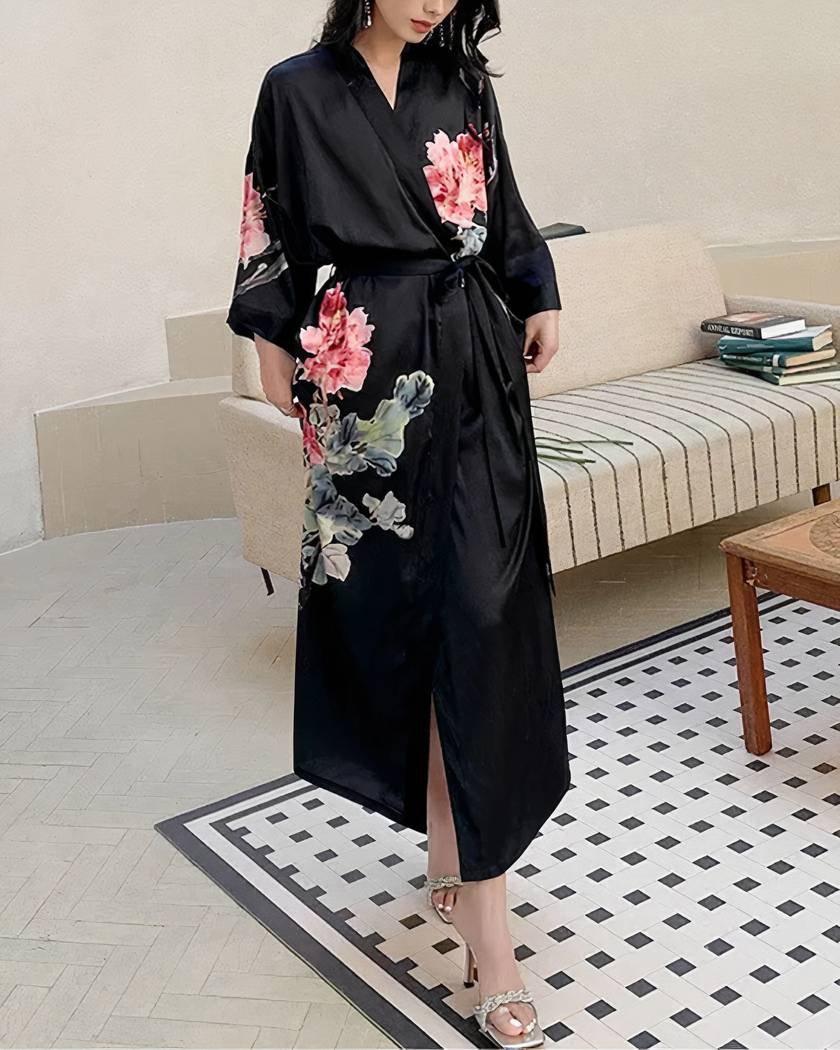 Peignoir kimono long satiné et fleuri coloris Noir