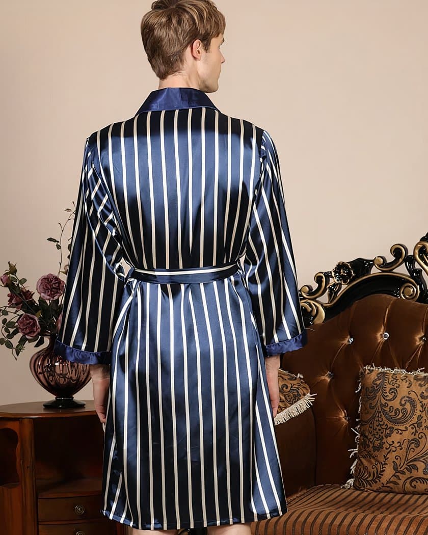 Robe de chambre homme en satin bleu marine rayé
