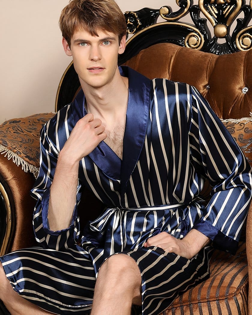 Robe de chambre homme en satin bleu marine rayé