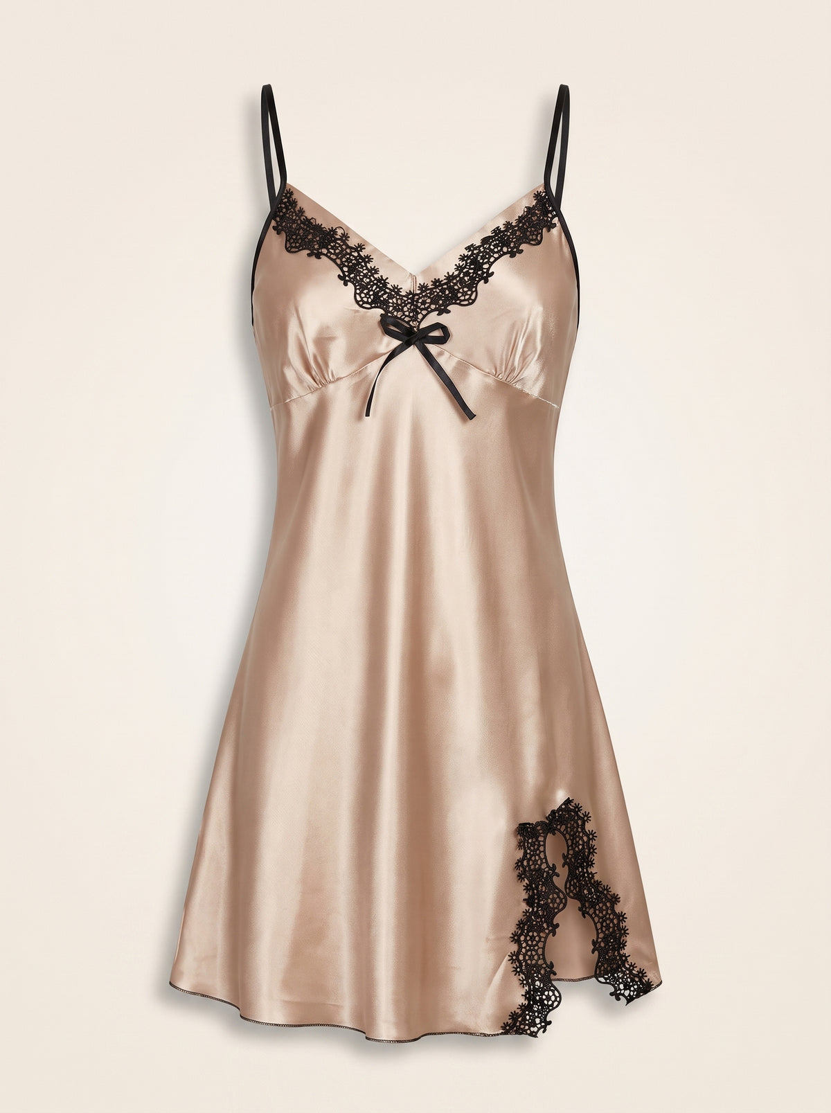 Vue ghost sur mannequin invisible de la nuisette satin beige à dentelle noire