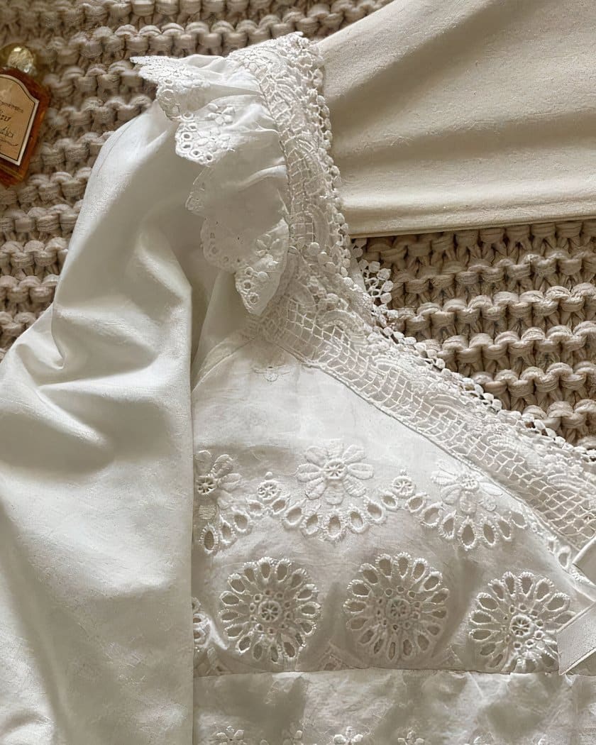Nuisette vintage en coton et dentelle brodée