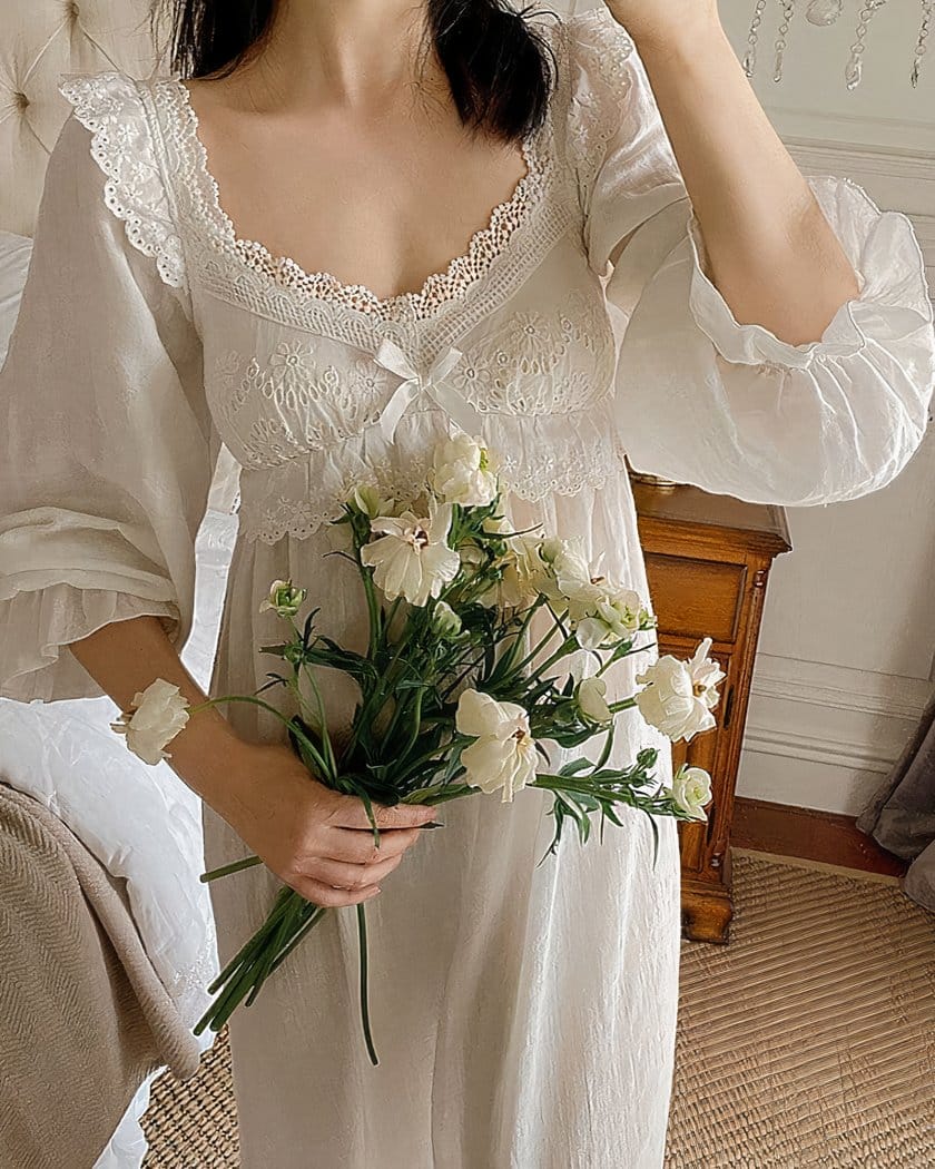 Nuisette vintage en coton et dentelle brodée