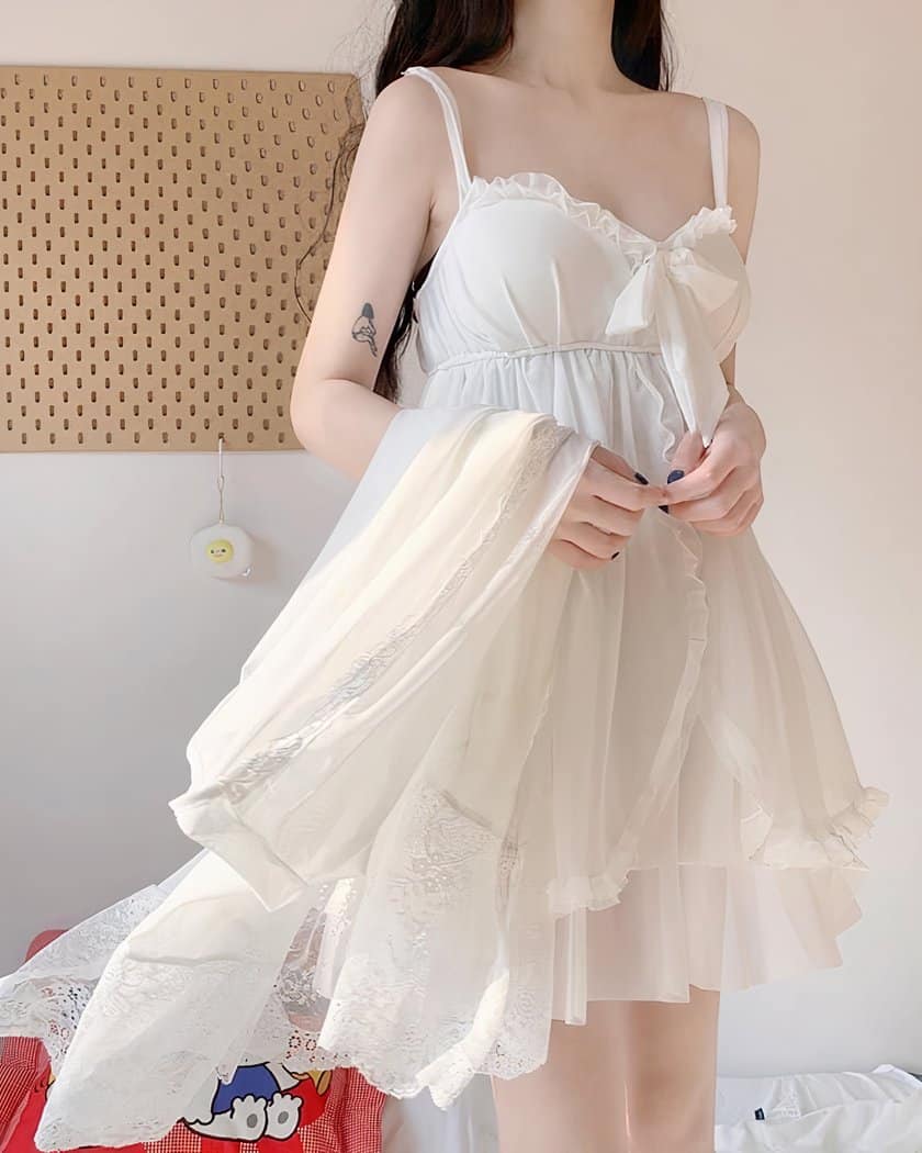 Nuisette Babydoll Blanche à Noeud et Sur-Robe en Dentelle