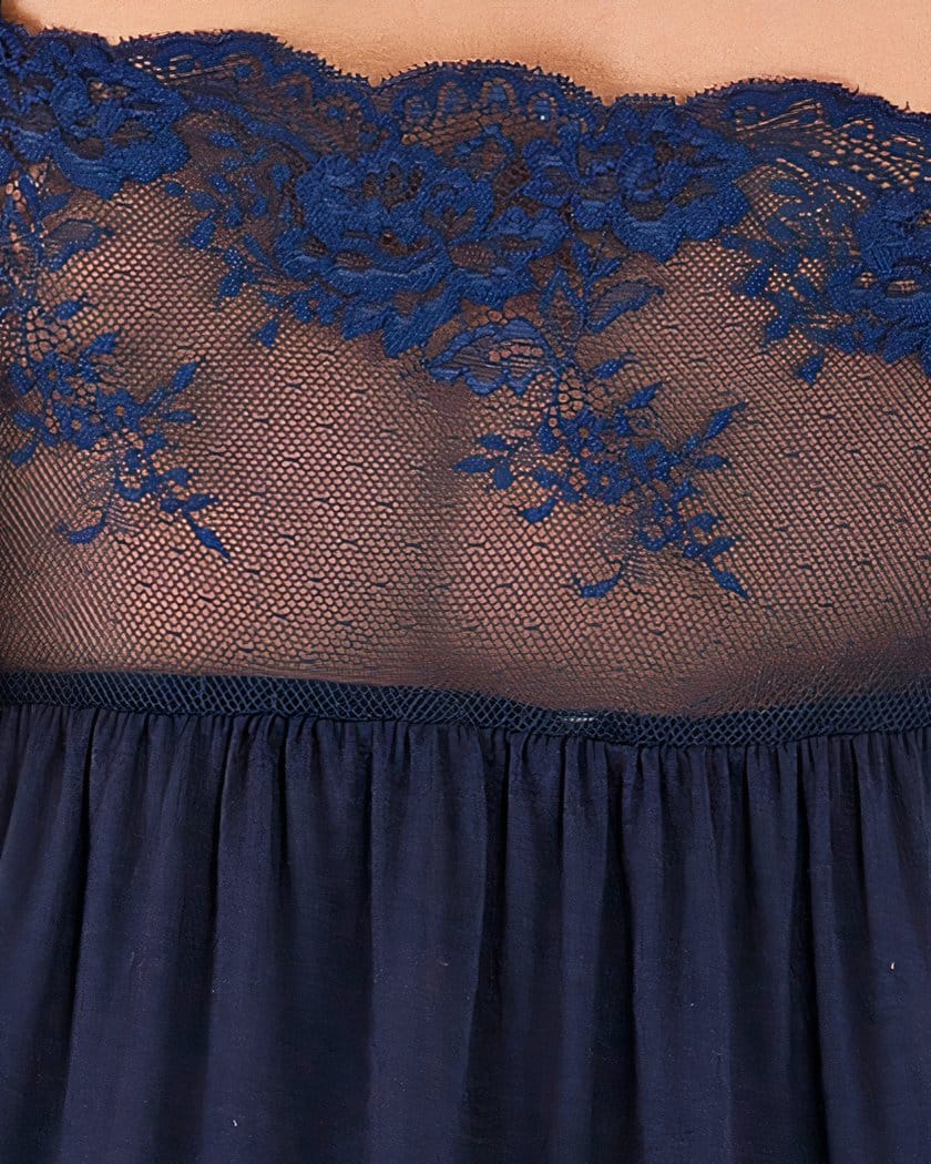 Nuisette courte bleu marine en dentelle et modal