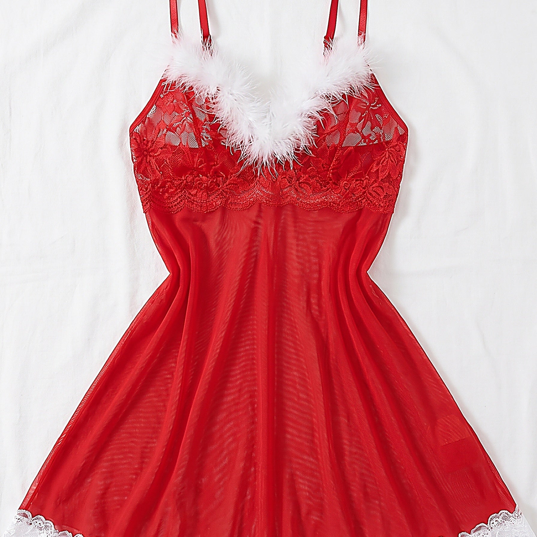 L'esprit de Noël, version sensuelle — Nuisette de Noël rouge en dentelle et fourrure Image