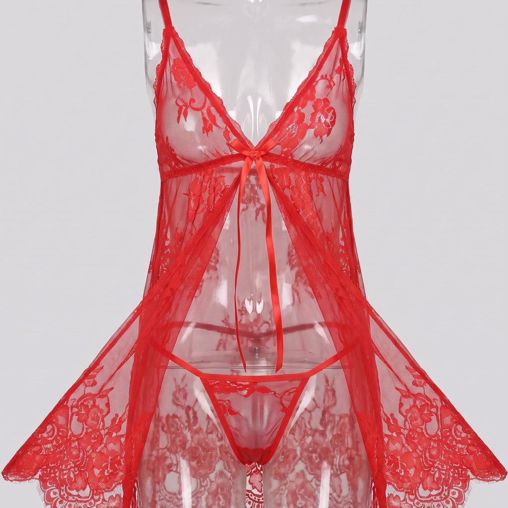 Le rouge de tous les désirs — Nuisette rouge en dentelle ouverte avec string
