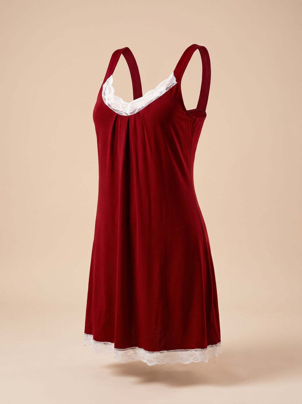Nuisette rouge bordeaux coton dentelle blanche, mannequin invisible, face