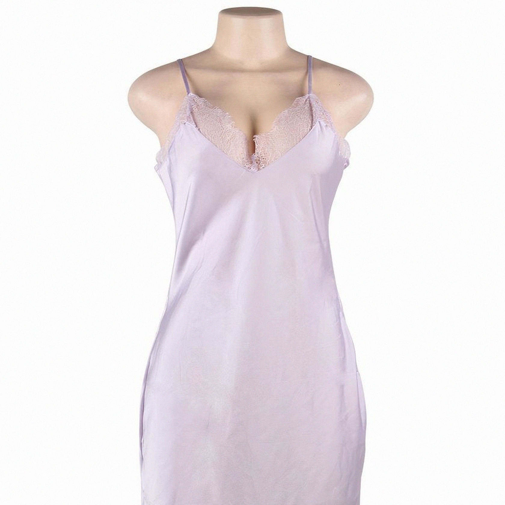 Décolleté en V de la nuisette violette pour une soirée complice Image