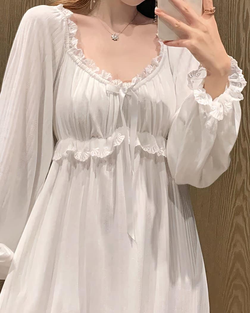 Nuisette longue en coton blanc à volants