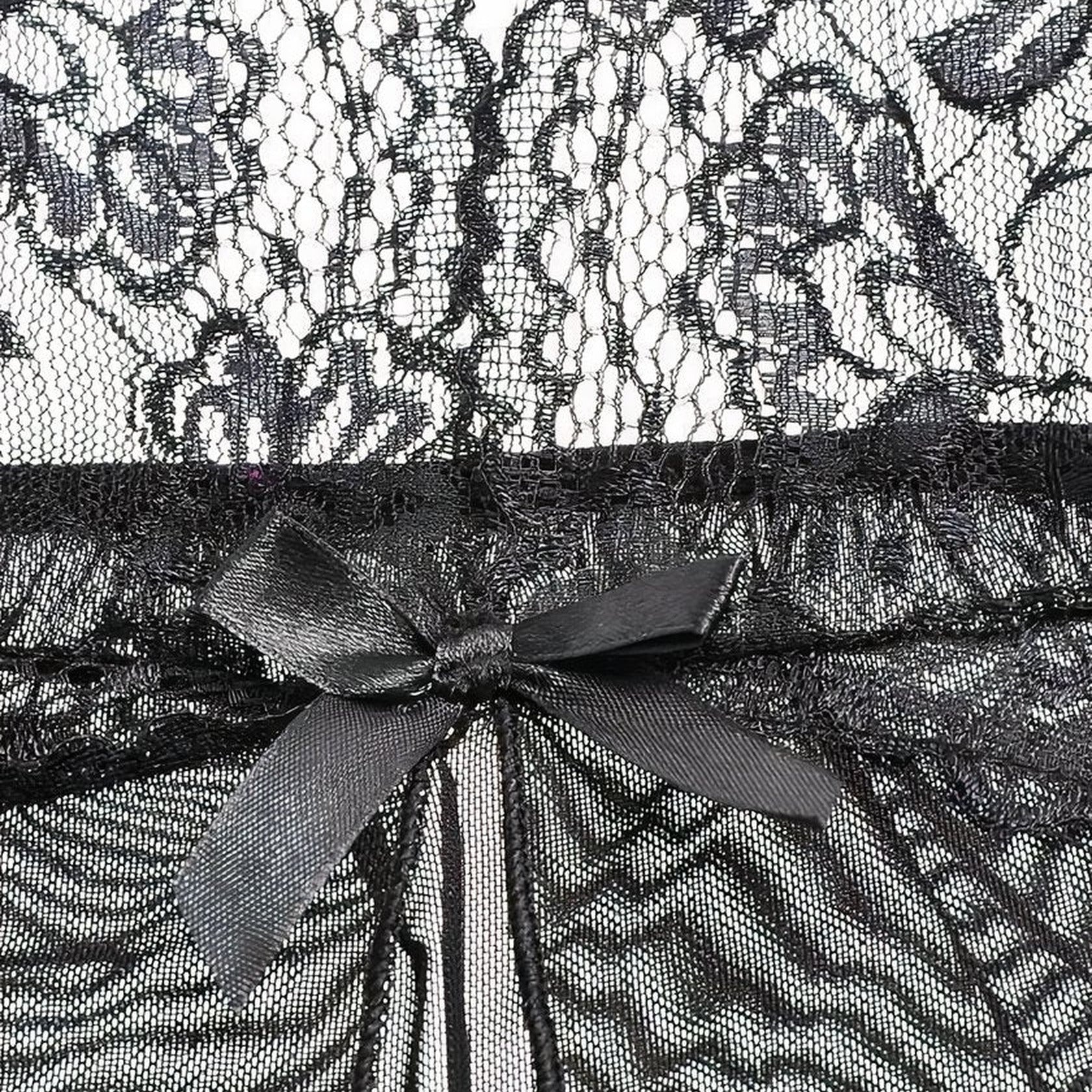 Détail de la nuisette longue noire, nœud satiné sous la poitrine et dentelle à festons Image