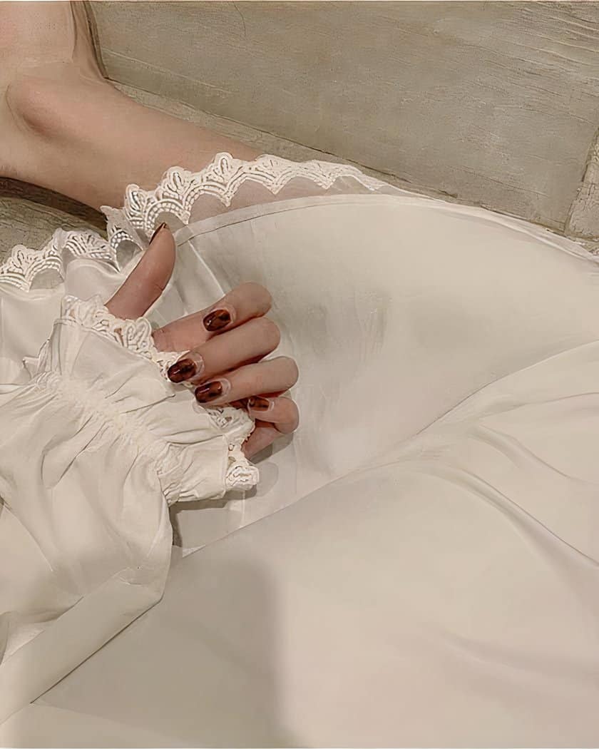 Nuisette longue romantique en dentelle