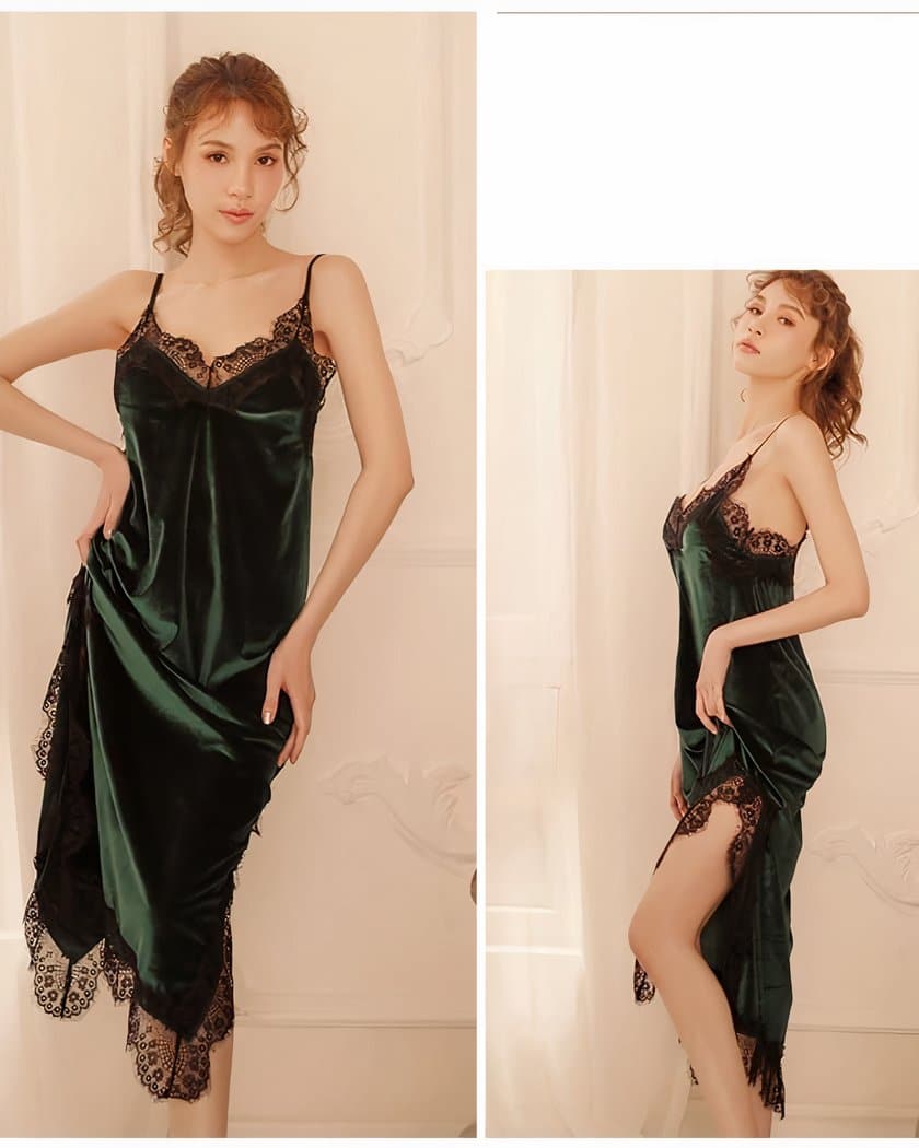 Deux vues portées de la nuisette longue en velours vert et dentelle noire