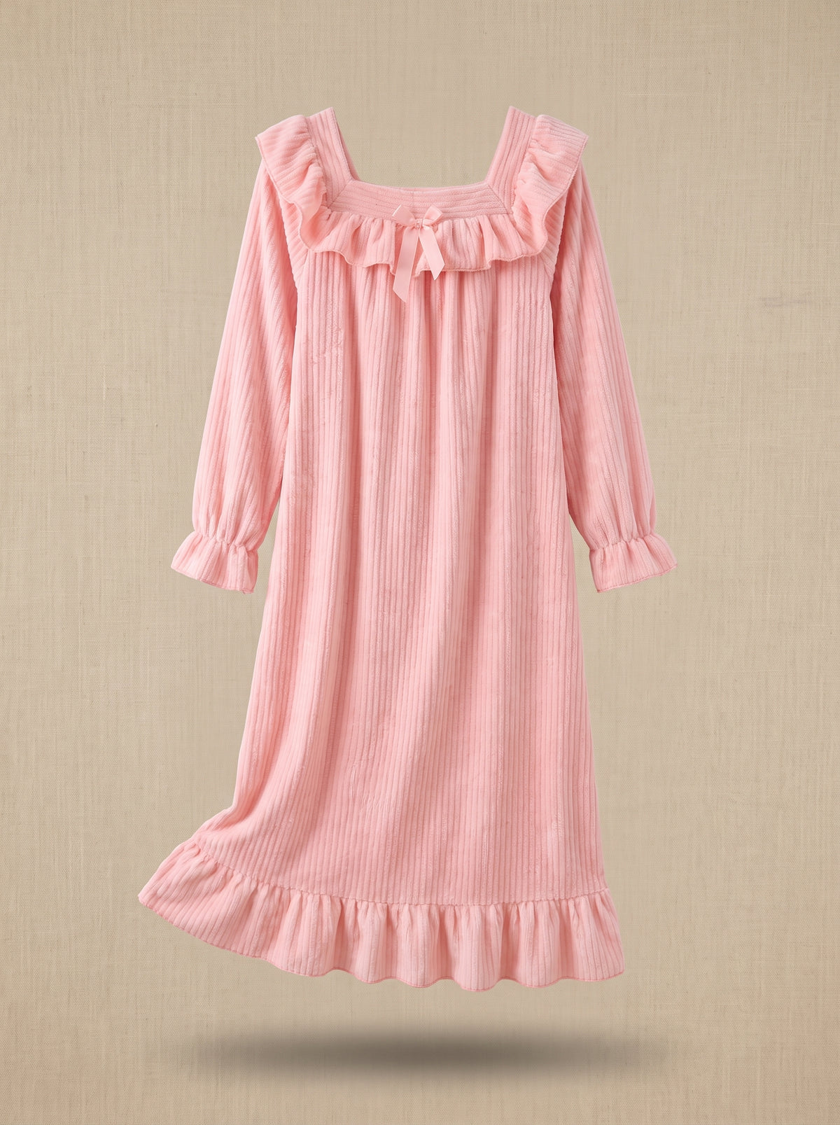 Nuisette longue rose en flanelle polaire presentee en mannequin invisible, vue de face