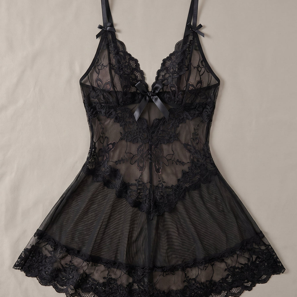 La dentelle noire, l'art de séduire — Nuisette Sexy Noire en Dentelle et Voile Transparent