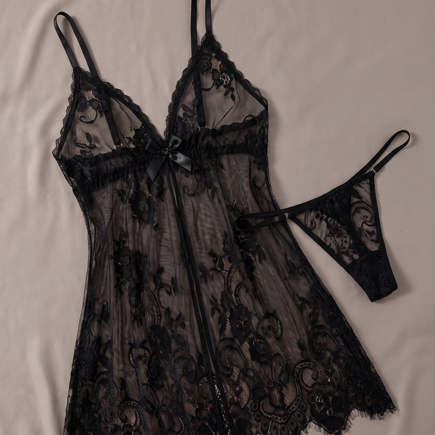 L'audace d'une dentelle transparente — Nuisette Babydoll Noire en Dentelle Transparente Image