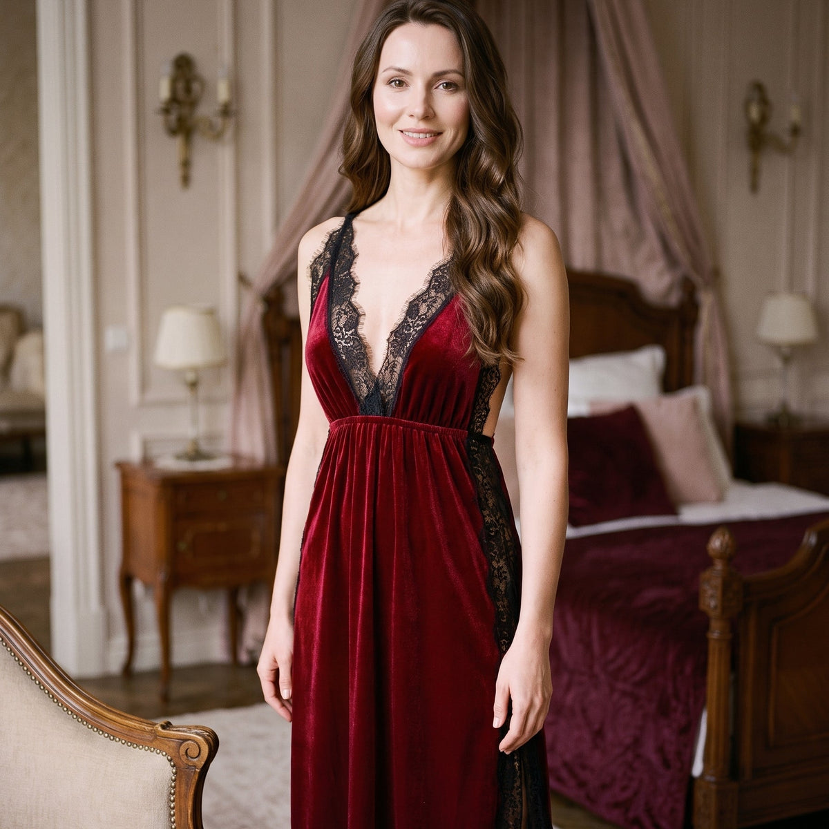 L'envoûtement du velours bordeaux — Nuisette Longue en Velours Rouge à Dentelle Noire