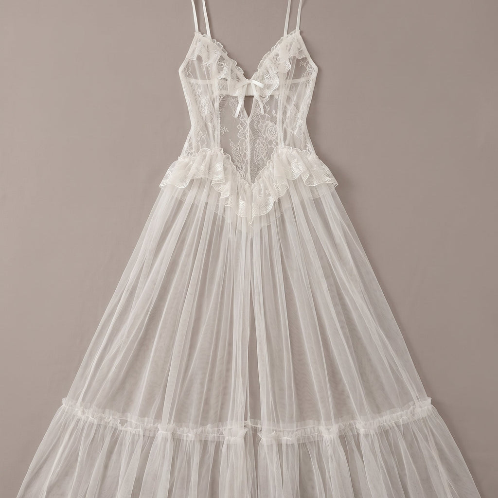 Un romantisme vintage et éthéré — Nuisette Longue Transparente Vintage en Tulle