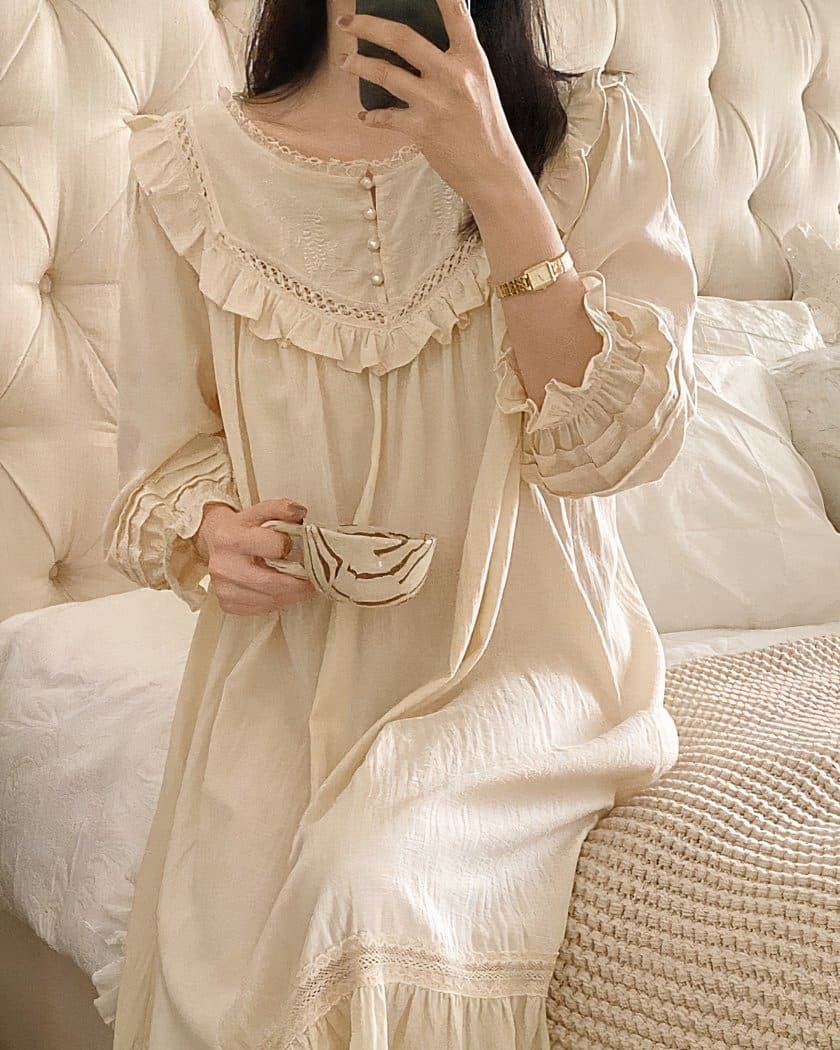 Nuisette longue vintage en coton beige