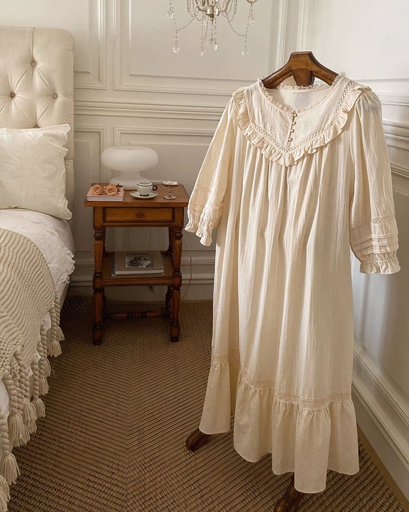 Nuisette longue vintage en coton beige
