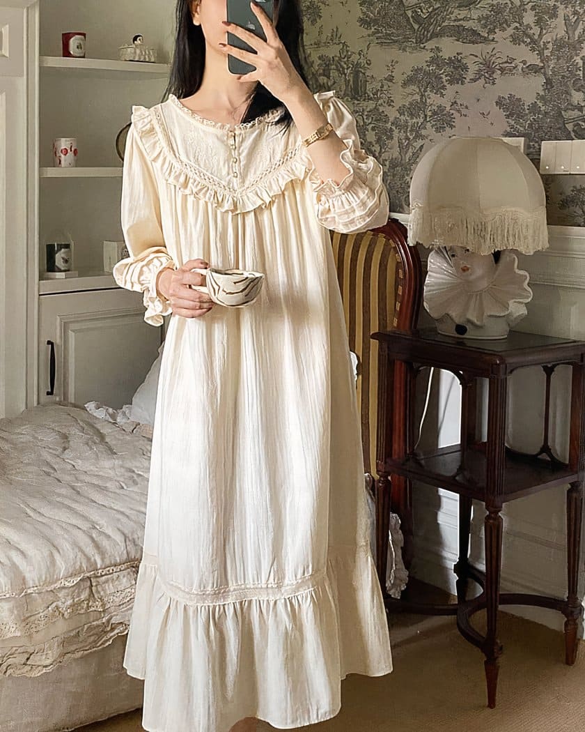 Nuisette longue vintage en coton beige