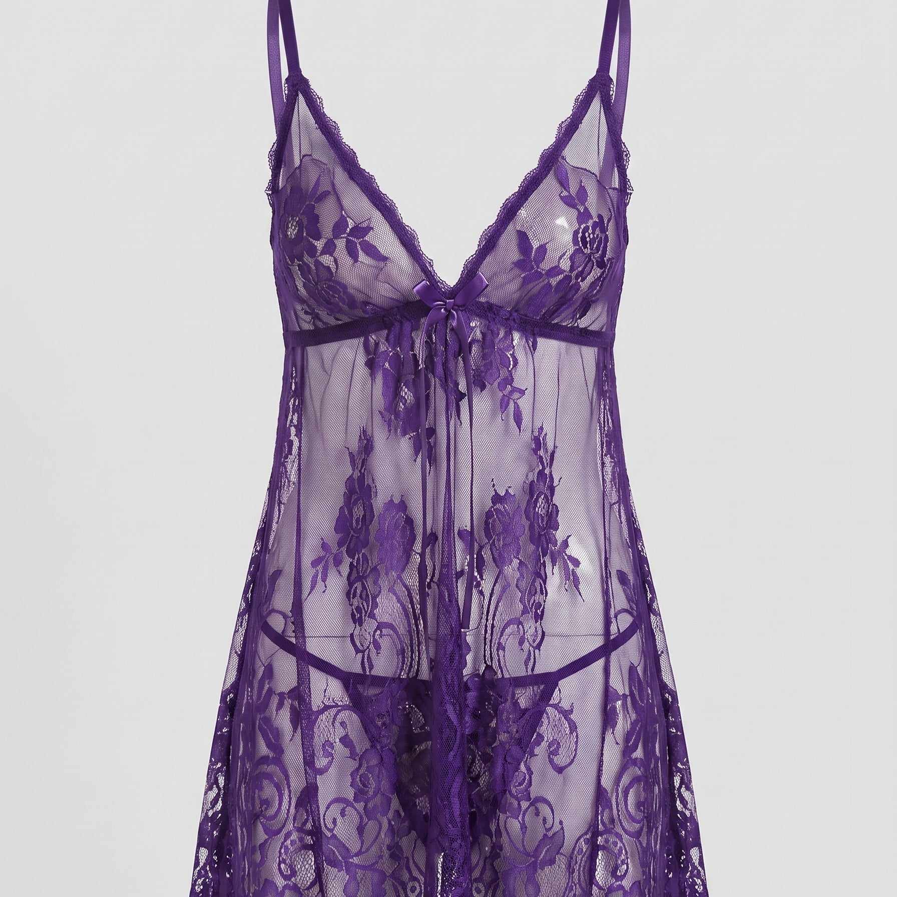 Le violet, tout en dentelle — Nuisette violette en dentelle transparente et string Image
