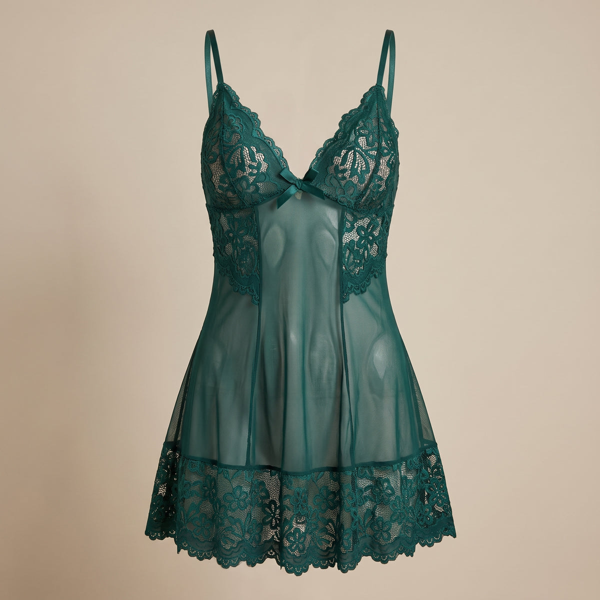 Nuisette babydoll verte en dentelle et voile transparent, packshot mannequin invisible