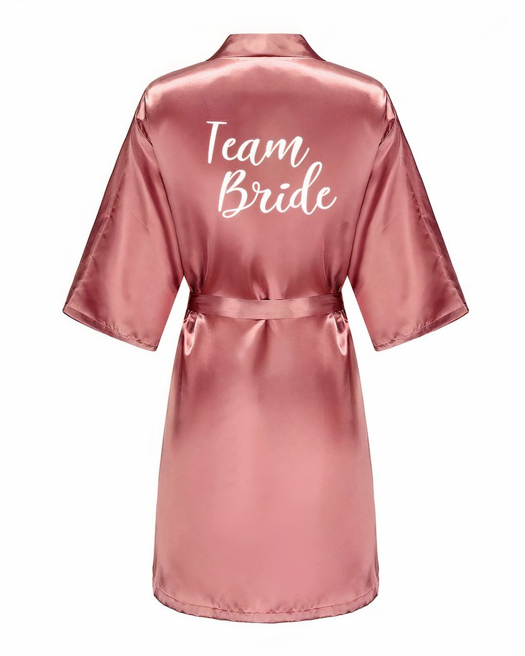Dos du peignoir vieux rose, les mots Team Bride calligraphiés en blanc sur deux lignes