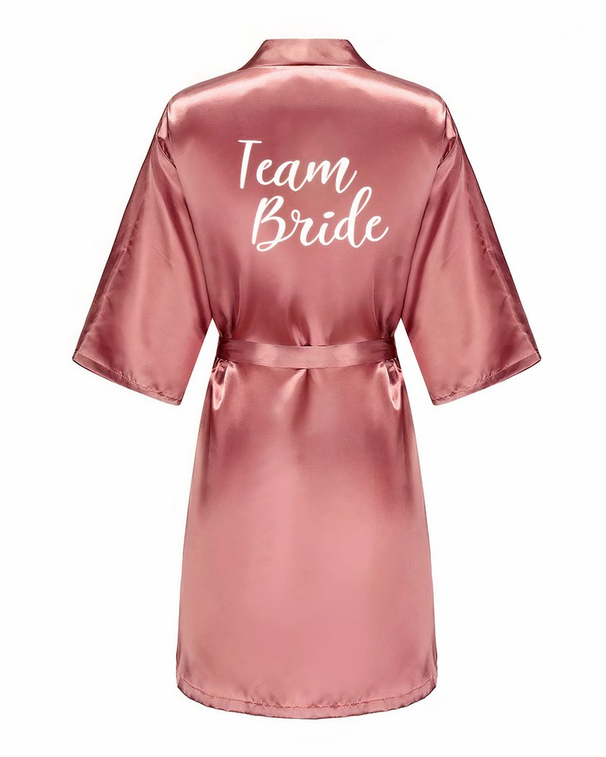 Dos du peignoir vieux rose, les mots Team Bride calligraphiés en blanc sur deux lignes