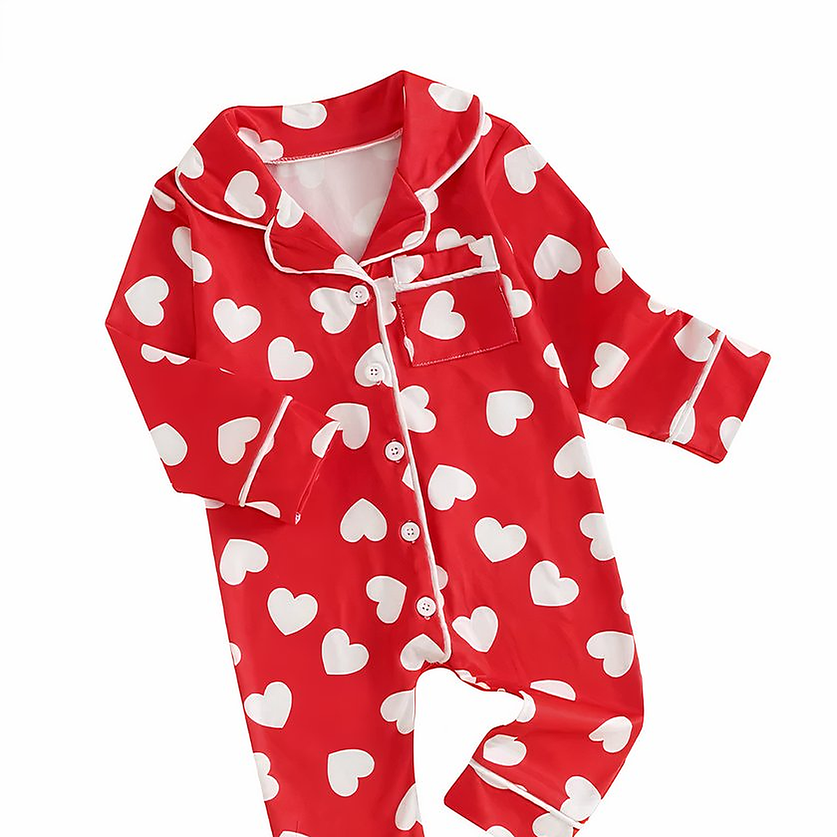 Col bordé de blanc et poche poitrine du pyjama bébé rouge à cœurs