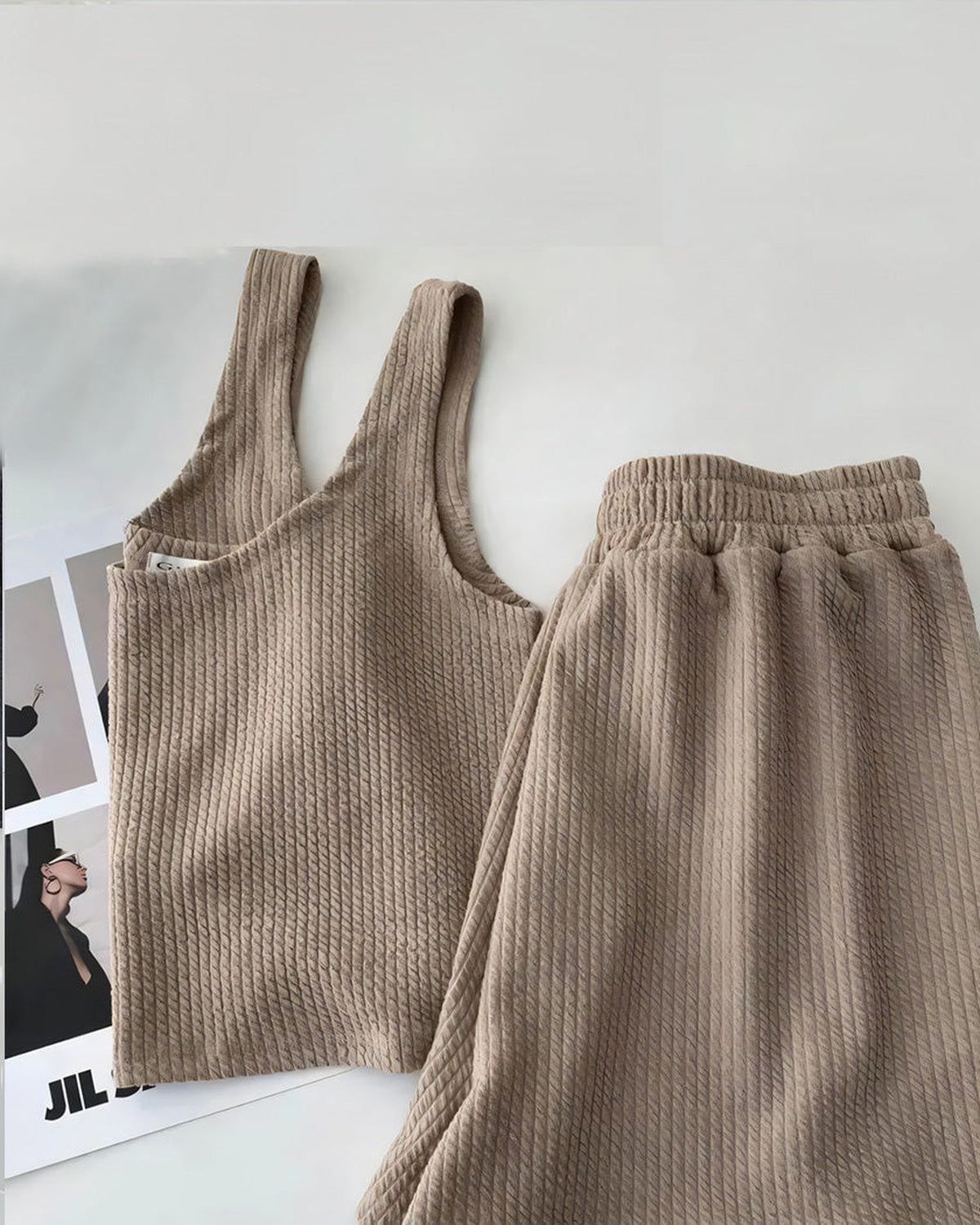 Pyjama femme été en maille côtelée beige, deux-pièces court