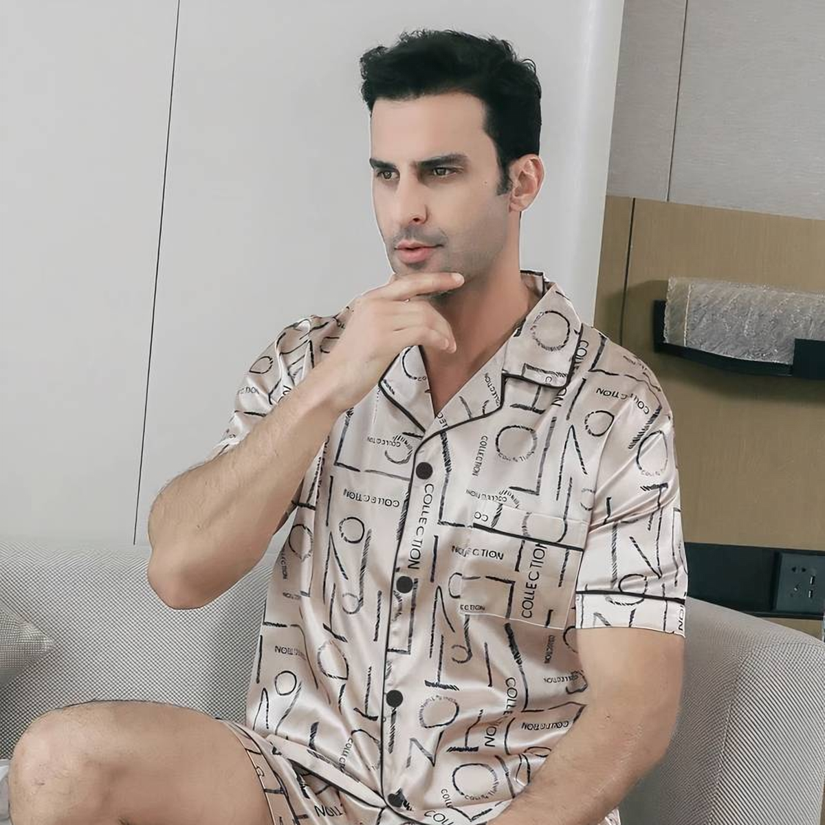 Poche poitrine et motif graphique du pyjama homme d’été