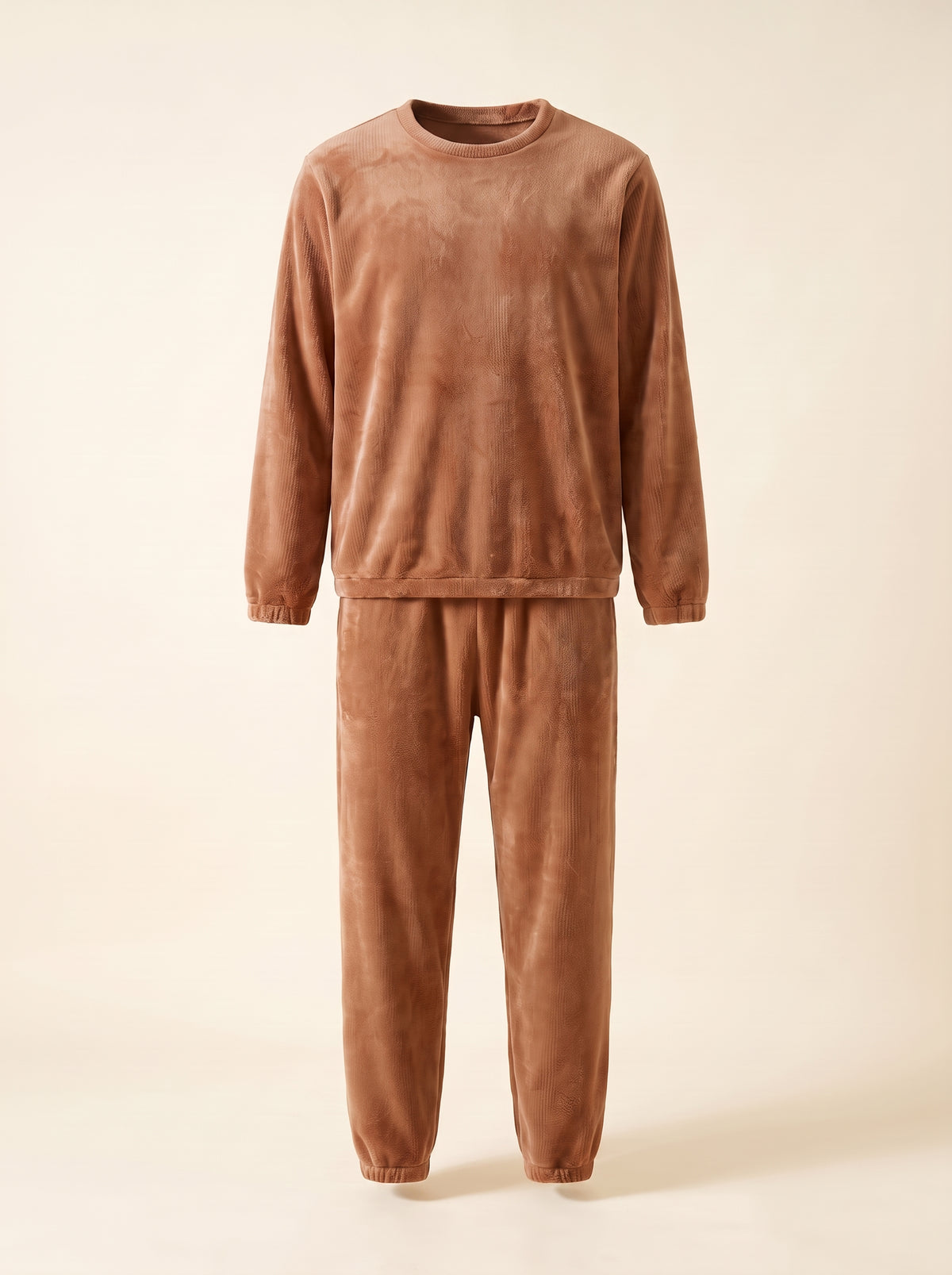Ensemble deux pieces du pyjama homme hiver effet velours presente sur mannequin invisible