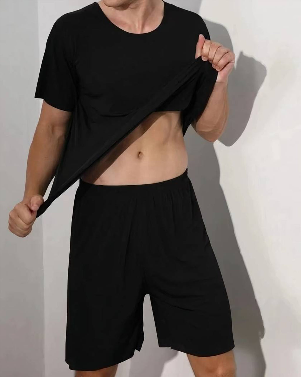 Pyjama homme d ete a manches courtes noir, souplesse du tissu
