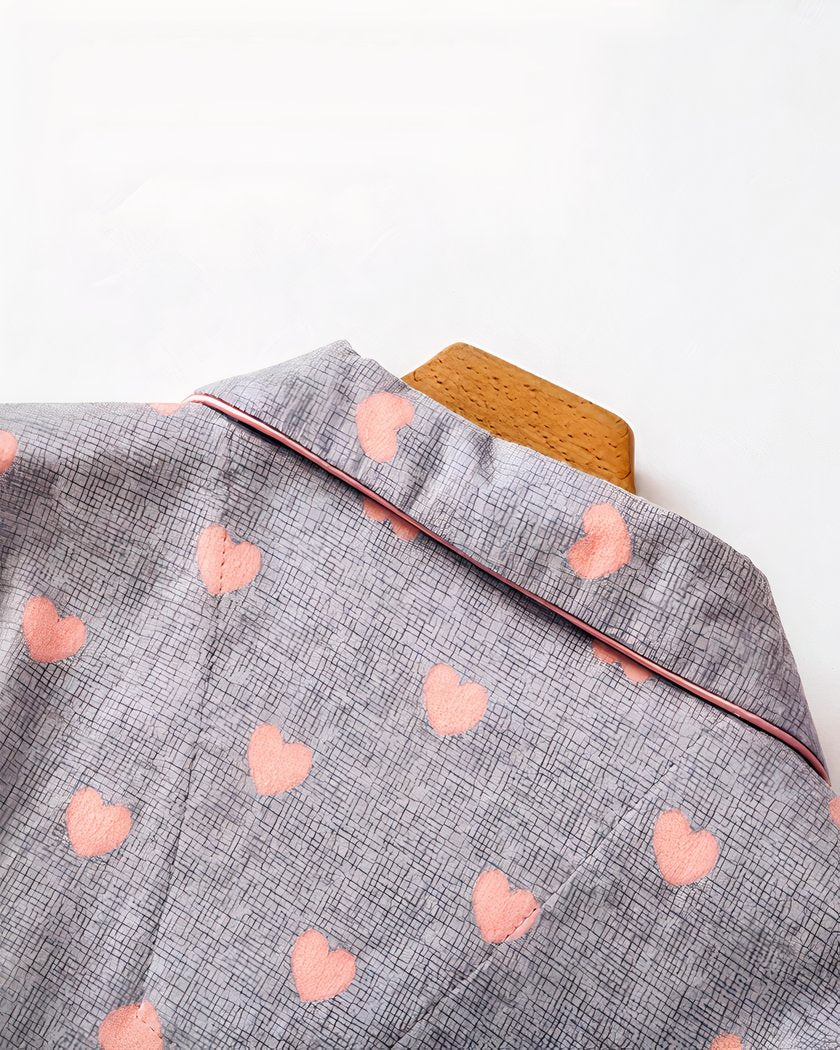 Robe de Nuit en Coton Gris à Imprimé Coeurs Roses