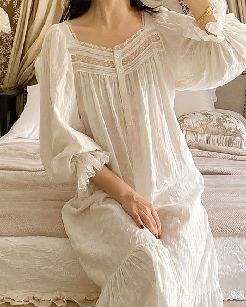 Robe de nuit vintage en coton blanc