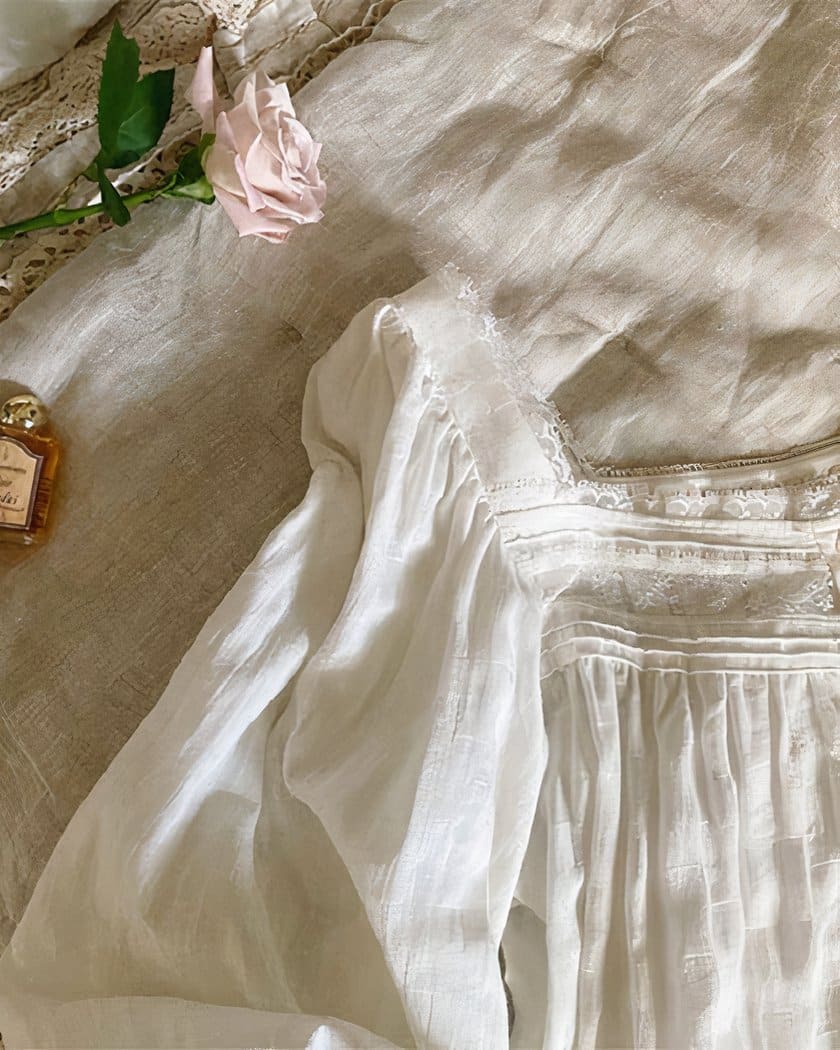 Robe de nuit vintage en coton blanc