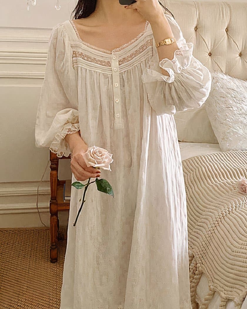 Robe de nuit vintage en coton blanc